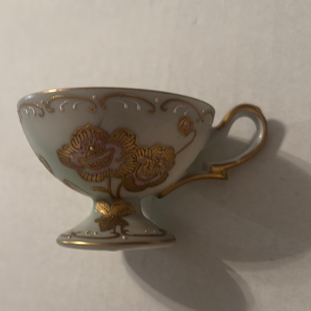 Elegant Ucago occupied, Japan, gold trim, mini teacup vintage